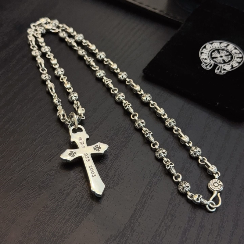 Ch*0me He**ts necklaces